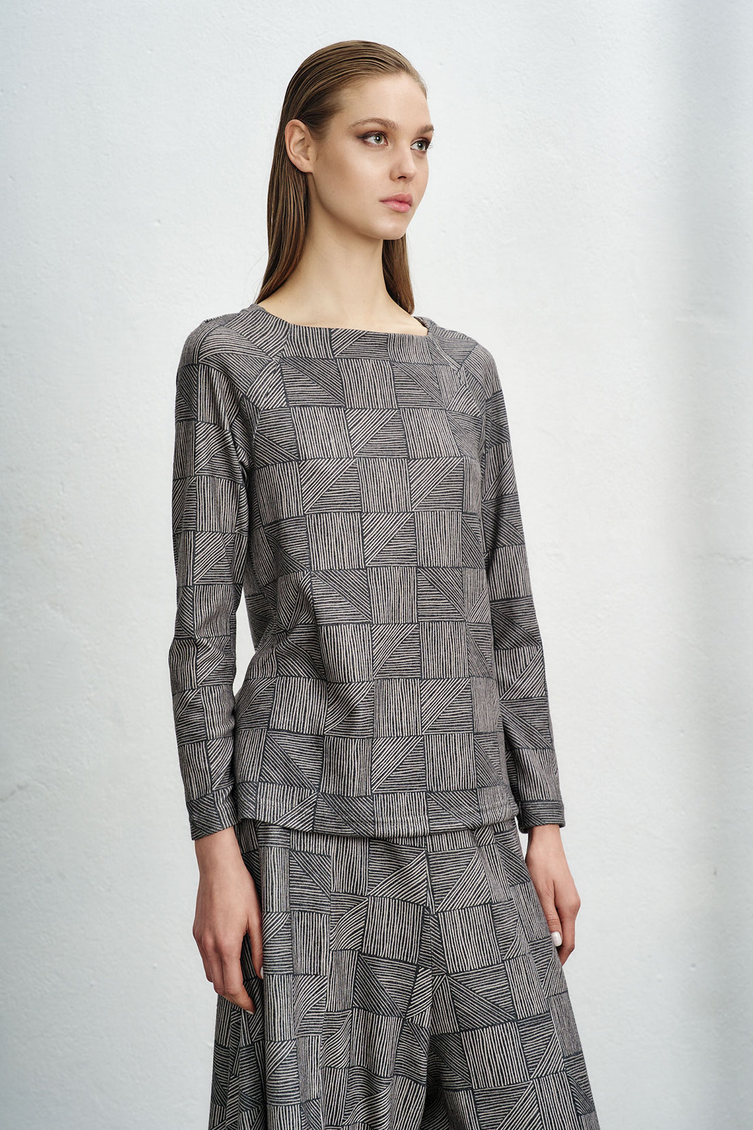 AGNES REGLAN SLEEVES TOP