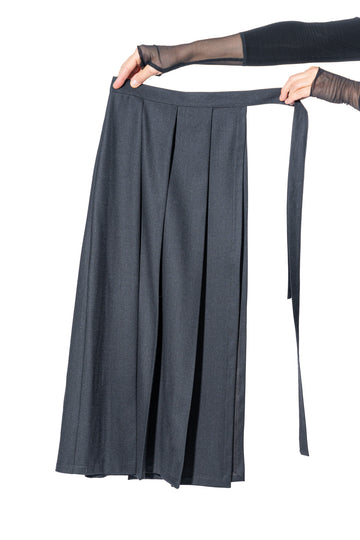 Pleated half-skirt